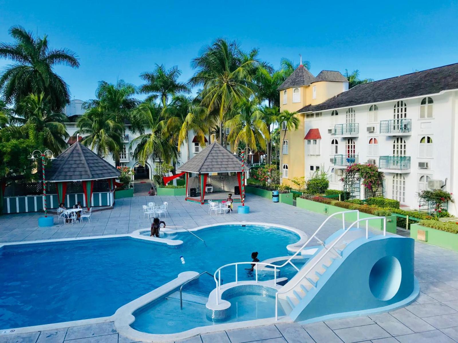 Beach Penthouse A25 Sandcastles Ocho Rios Dış mekan fotoğraf
