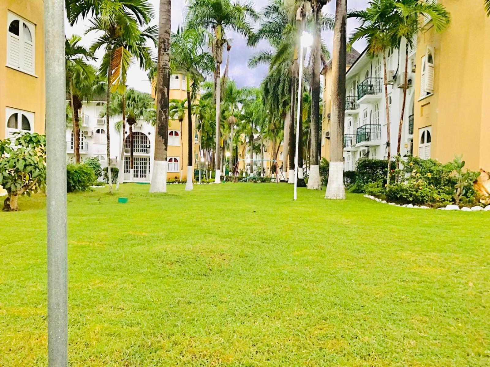 Beach Penthouse A25 Sandcastles Ocho Rios Dış mekan fotoğraf