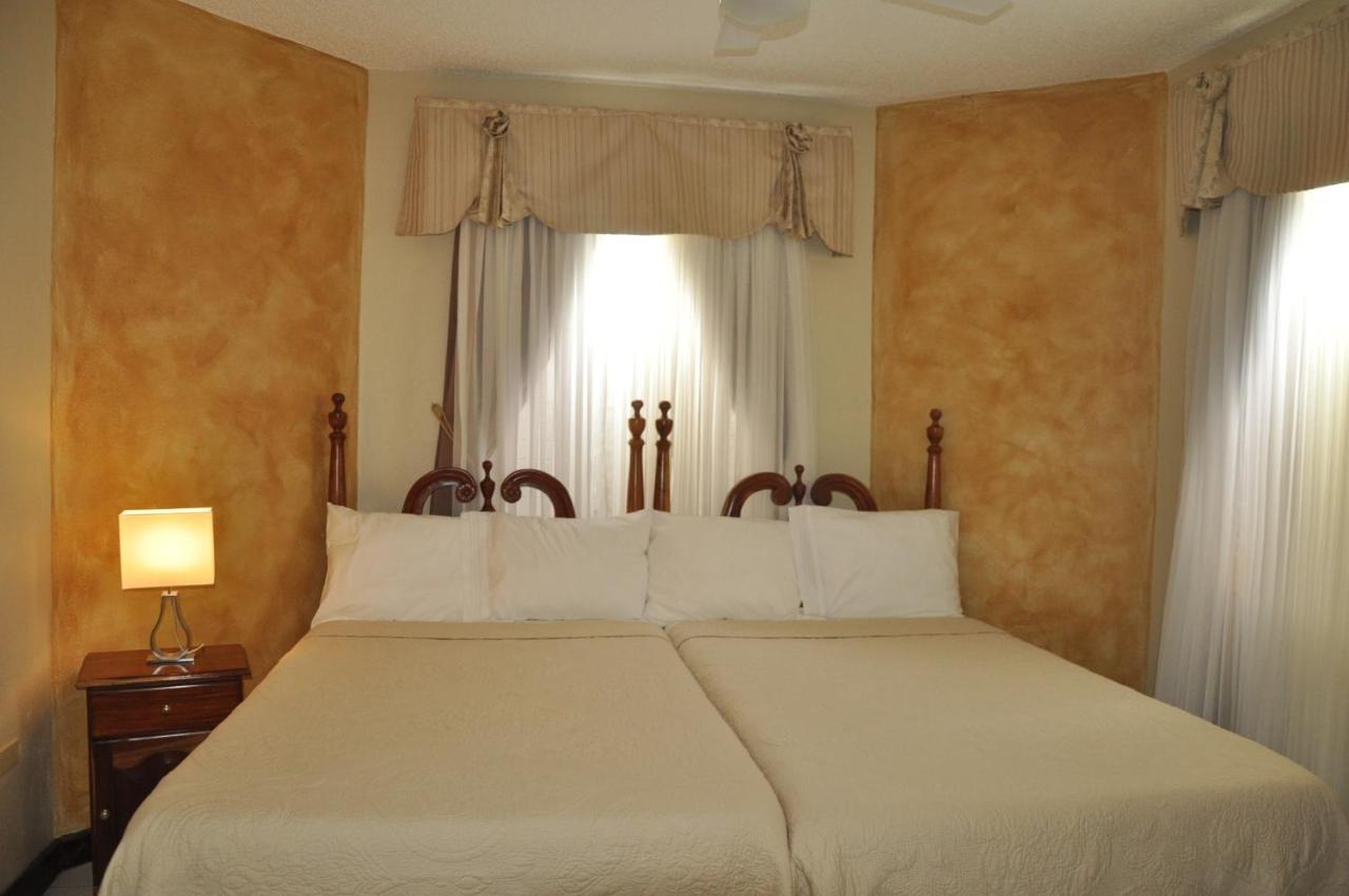 Beach Penthouse A25 Sandcastles Ocho Rios Dış mekan fotoğraf